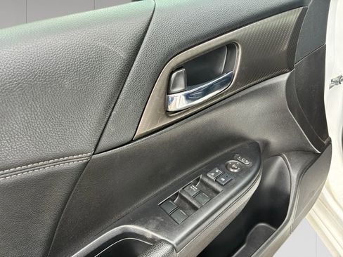 Used 2016 Honda Accord Sport image 11
