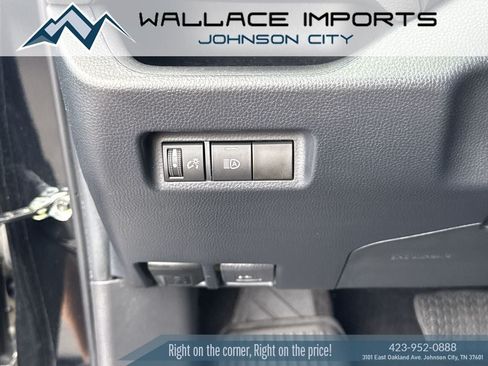 Used 2023 Toyota RAV4 XLE AWD/4WD image 32