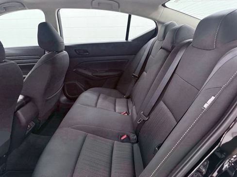 Used 2025 Nissan Altima 2.5 SV FWD image 21