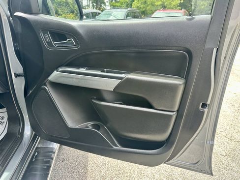 Used 2019 Chevrolet Colorado LT w/ LT Convenience Package AWD/4WD image 16