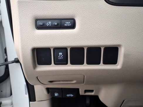 Used 2019 Nissan Murano SV image 16