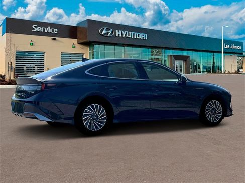 New 2025 Hyundai Sonata SEL image 8