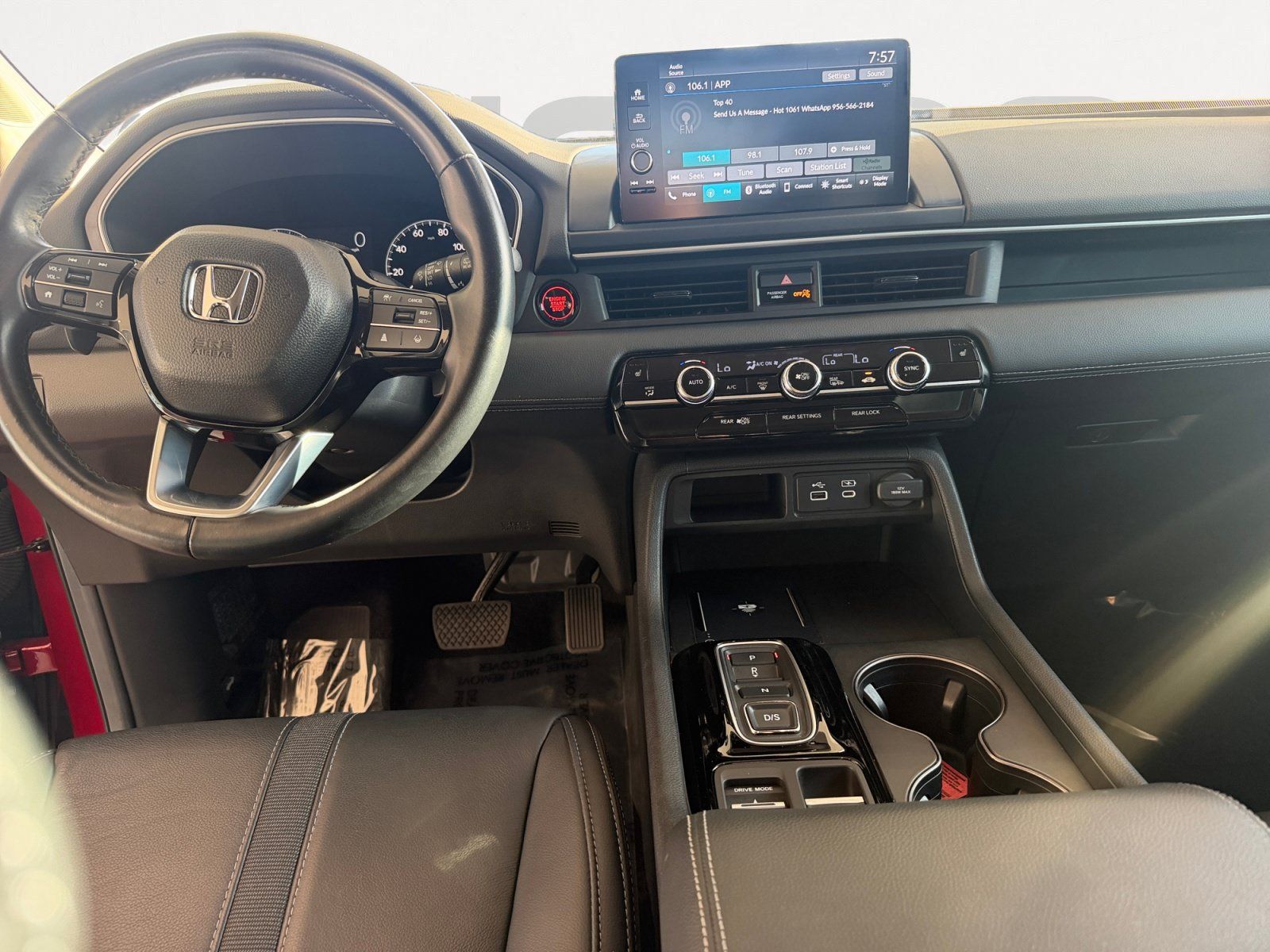 Used 2025 Honda Pilot EX-L image 2