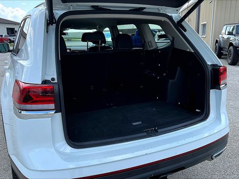 Used 2024 Volkswagen Atlas SE image 19