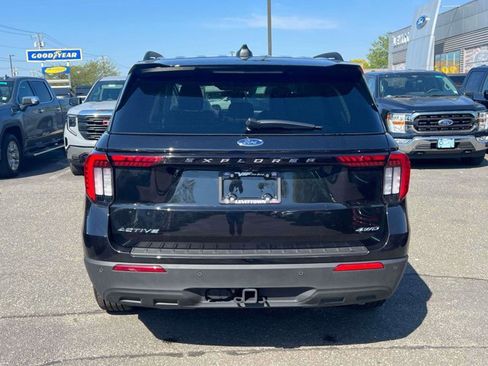 Used 2026 Ford Explorer Active AWD/4WD image 7