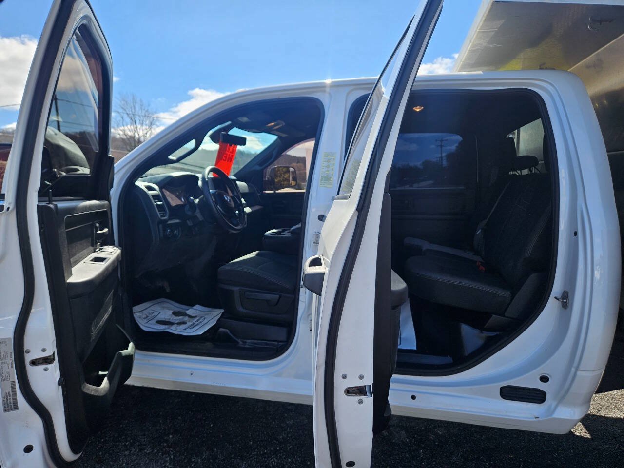 Used 2021 RAM 3500 Tradesman w/ Chrome Appearance Group AWD/4WD image 15