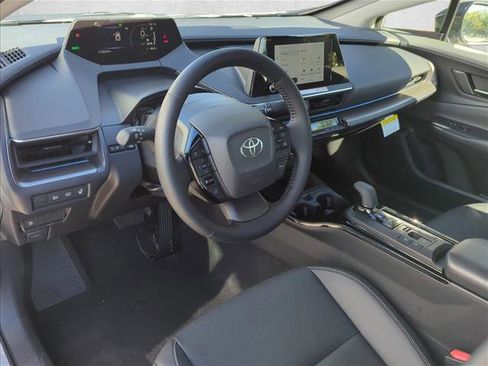 Certified 2025 Toyota Prius XLE image 14