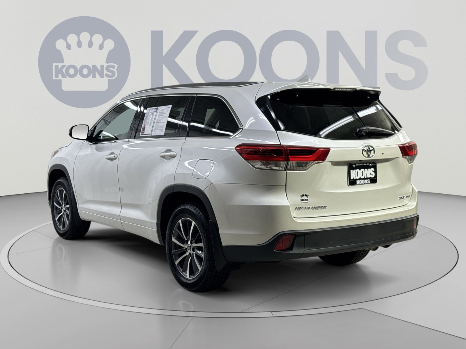 Used 2018 Toyota Highlander XLE AWD/4WD image 18
