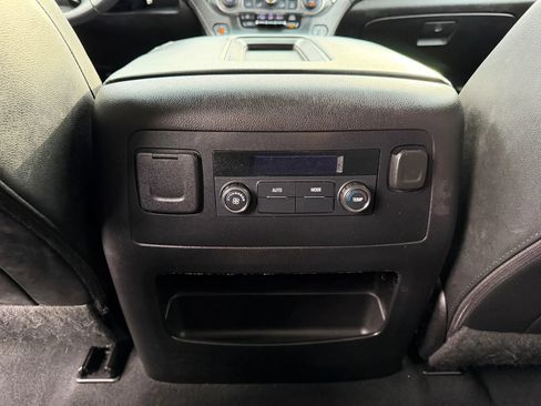 Used 2019 Chevrolet Suburban LT AWD/4WD image 14