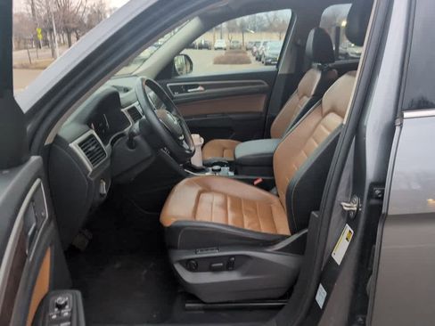 Used 2019 Volkswagen Atlas SEL Premium image 10