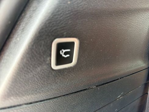 Used 2023 Chrysler Pacifica Pinnacle FWD image 37