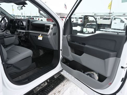 New 2026 Ford F350 XL w/ XL Chrome Package image 21