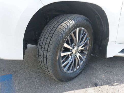 Used 2018 Lexus LX 570 4WD image 36