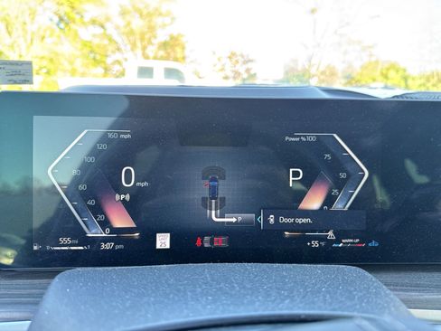 Used 2023 BMW X7 xDrive40i w/ Premium Package image 19