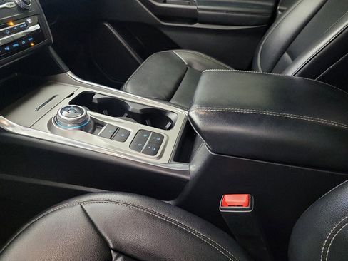 Used 2020 Ford Explorer XLT w/ Equipment Group 202A RWD image 26