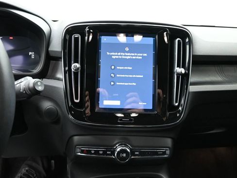 Used 2023 Volvo XC40 Recharge Ultimate image 13