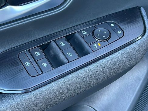 Used 2026 Nissan Kicks SV w/ Cold Weather Package image 13