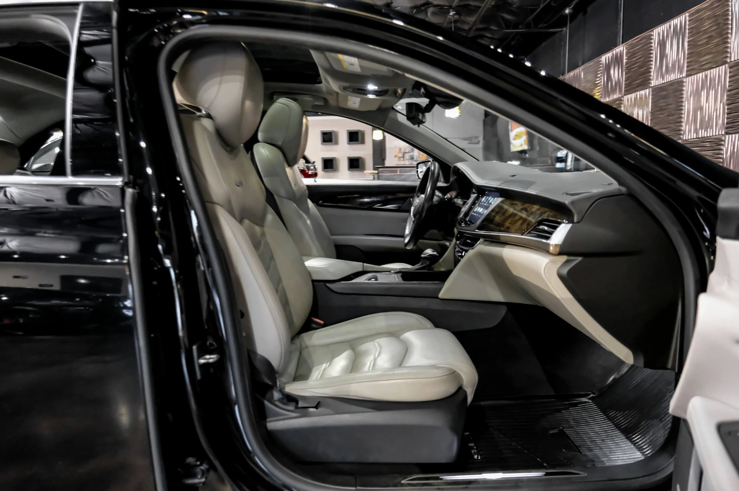 Used 2017 Cadillac CT6 Luxury AWD/4WD image 36