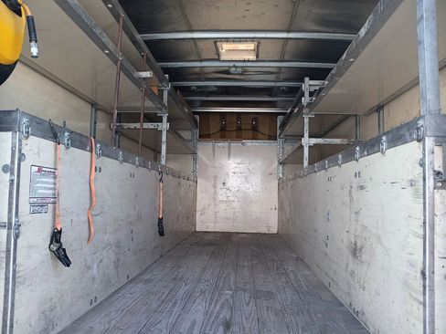 Used 2013 Ford E-450 and Econoline 450 Super Duty w/ Interior Upgrade Pkg image 12