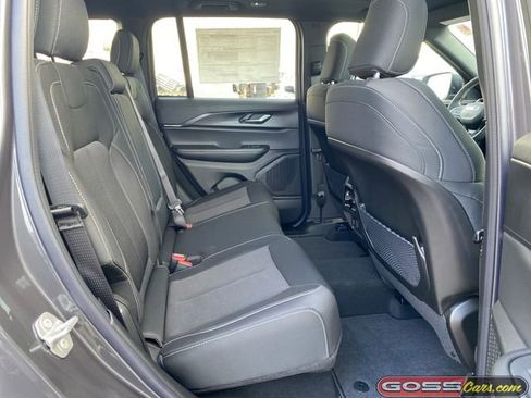 New 2025 Jeep Grand Cherokee Laredo X w/ Luxury Tech Group I image 7