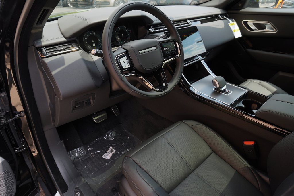 Used 2026 Land Rover Range Rover Velar Dynamic SE AWD/4WD image 12