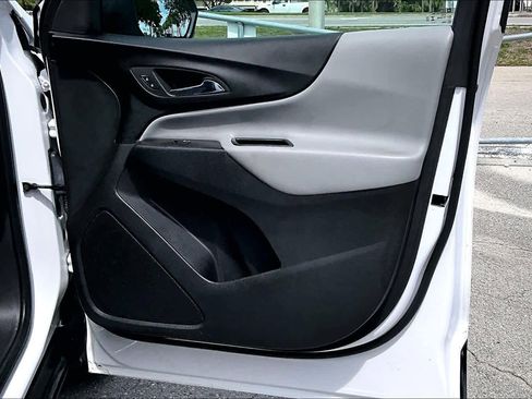 Used 2024 Chevrolet Equinox LS FWD image 27