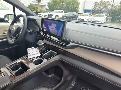 New 2026 Toyota Sienna Limited image 13