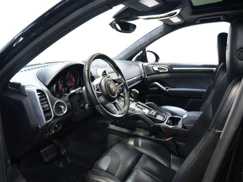 Used 2016 Porsche Cayenne GTS image 32