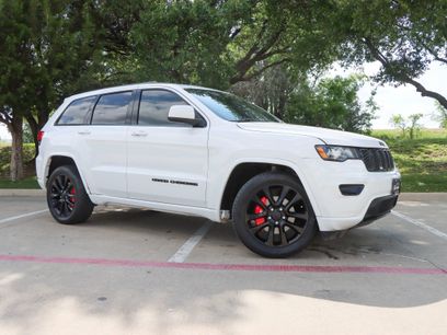 Used 2017 Jeep Grand Cherokee Altitude