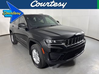 Used 2025 Jeep Grand Cherokee Laredo w/ MOPAR Finishing Package RWD video 1