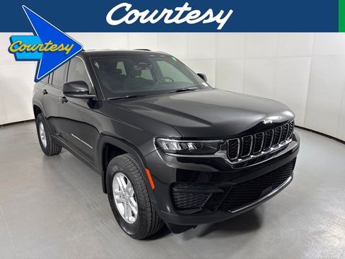 Used 2025 Jeep Grand Cherokee Laredo w/ MOPAR Finishing Package RWD image 1