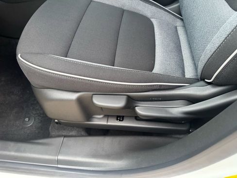 New 2026 Chevrolet TrailBlazer LT w/ LT Cold Weather Package FWD image 14