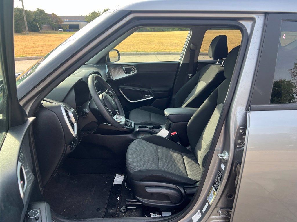 Used 2022 Kia Soul LX w/ Technology Package FWD image 24