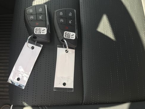 Certified 2026 Buick Enclave Sport Touring w/ Power Package image 34