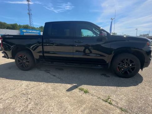 Used 2023 Chevrolet Silverado 1500 RST w/ Redline Edition AWD/4WD image 11