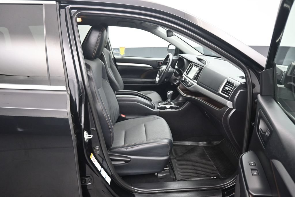 Used 2019 Toyota Highlander Plus AWD/4WD image 51