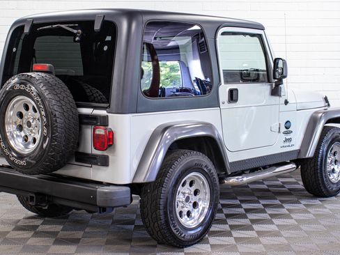 Used 2004 Jeep Wrangler X w/ Convenience Group AWD/4WD image 3