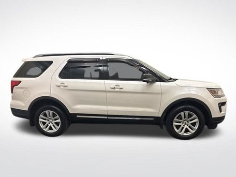 Used 2019 Ford Explorer XLT w/ Equipment Group 201A AWD/4WD image 4