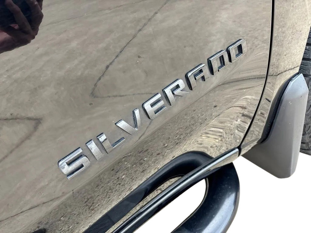 Used 2022 Chevrolet Silverado 1500 RST AWD/4WD image 9