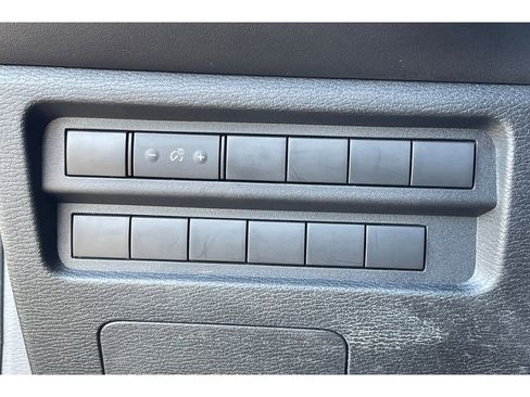 Used 2022 Mitsubishi Outlander ES image 42