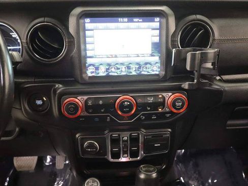 Used 2021 Jeep Wrangler Unlimited Sahara AWD/4WD image 30