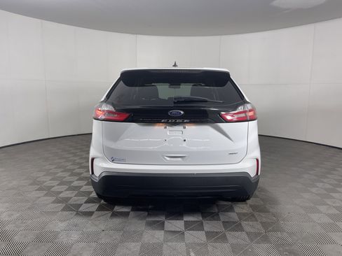 Used 2022 Ford Edge SE image 4