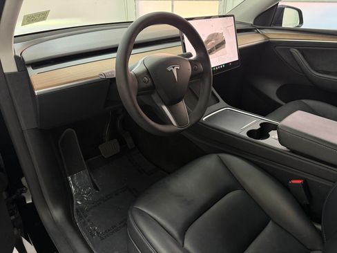 Used 2023 Tesla Model Y Long Range AWD/4WD image 4