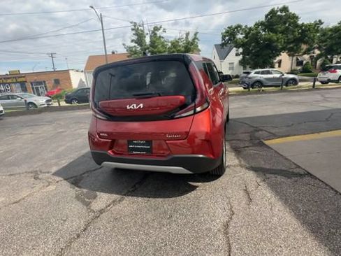 Certified 2023 Kia Soul LX w/ LX Technology Package FWD image 8