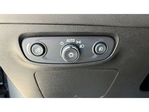 Certified 2022 Buick Encore GX Preferred w/ Cold Weather Comfort Package AWD/4WD image 23