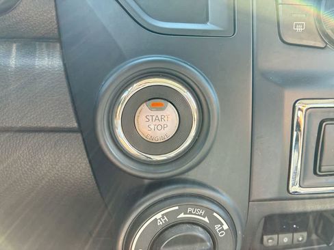 Used 2023 Nissan Titan SV w/ SV Convenience Package AWD/4WD image 16