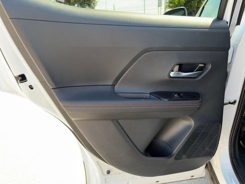 Used 2025 Nissan Kicks SR w/ SR Premium Package AWD/4WD image 27