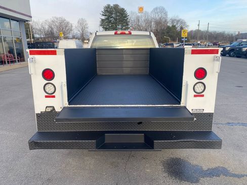 Used 2018 Chevrolet Silverado 2500 W/T image 30