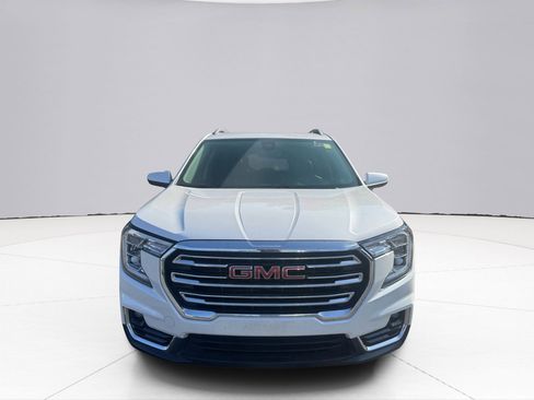 Used 2024 GMC Terrain SLT w/ Infotainment Package II image 18
