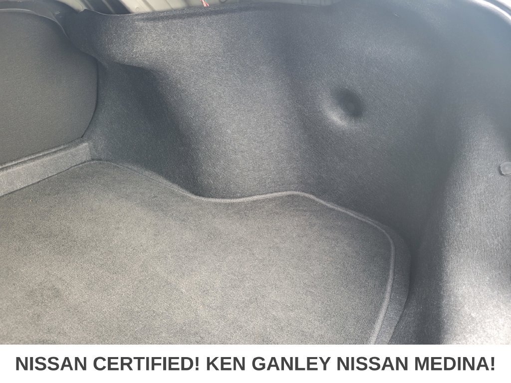 Certified 2025 Nissan Sentra SR FWD image 44